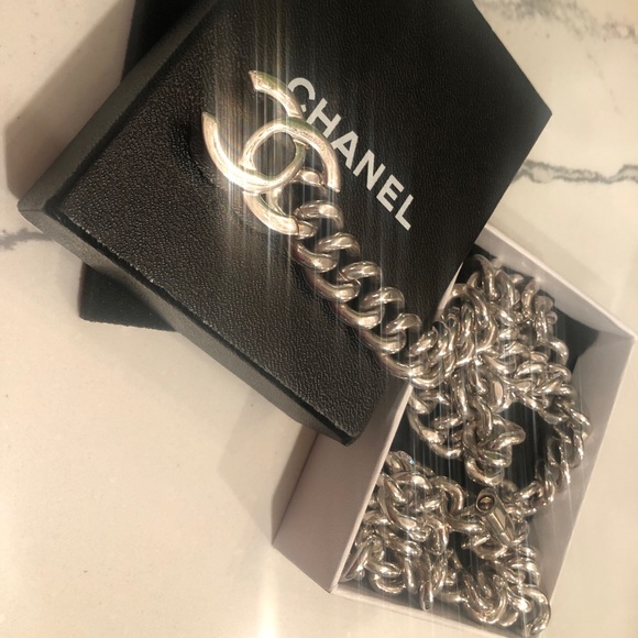 SOLD Chanel vintage turnlock chain belt necklace - Picture 7 of 8